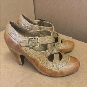 Womens.Miz Mooz "Soho" Mary Jane Derby Style Pumps: Distressed Leather  Sz 6